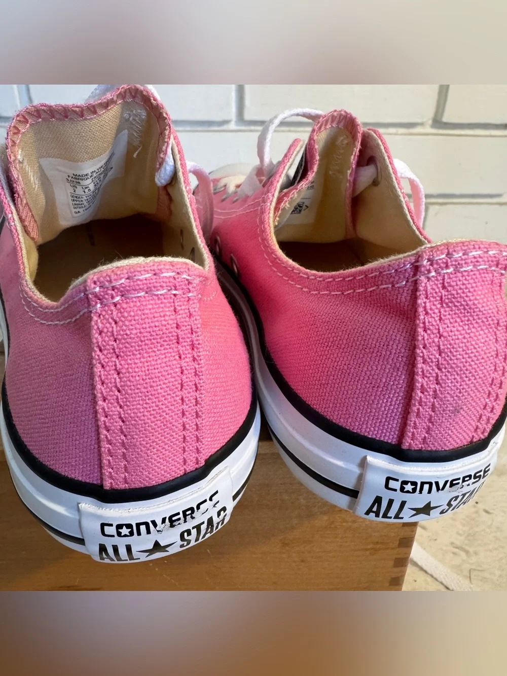 Converse Chuck Taylor All Star Low Top Pink Sneakers - Youth Size 2 NEW